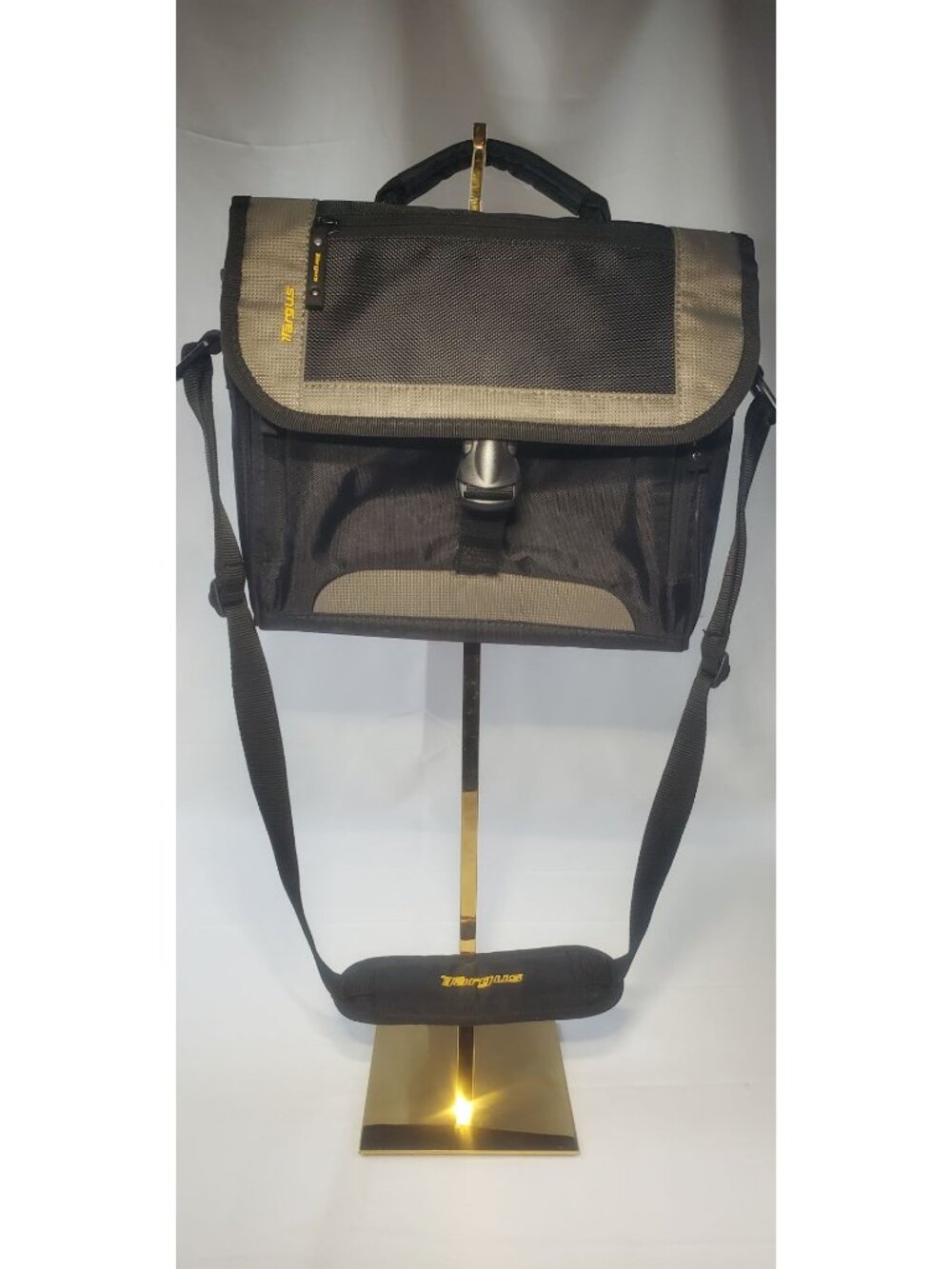Targus Black Olive Nylon Messenger Bag Laptop Case Shoulder Bag Work Travel